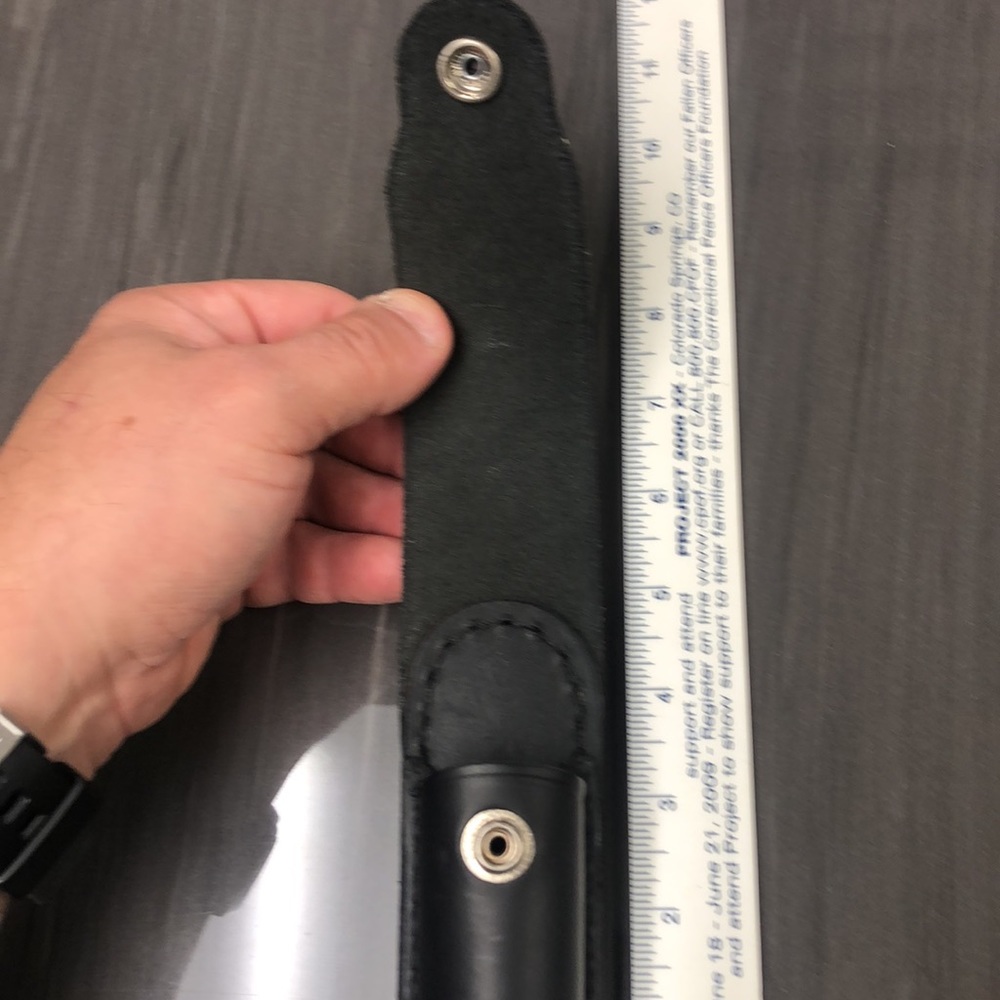 Leather flashlight case - Picture 4 of 4